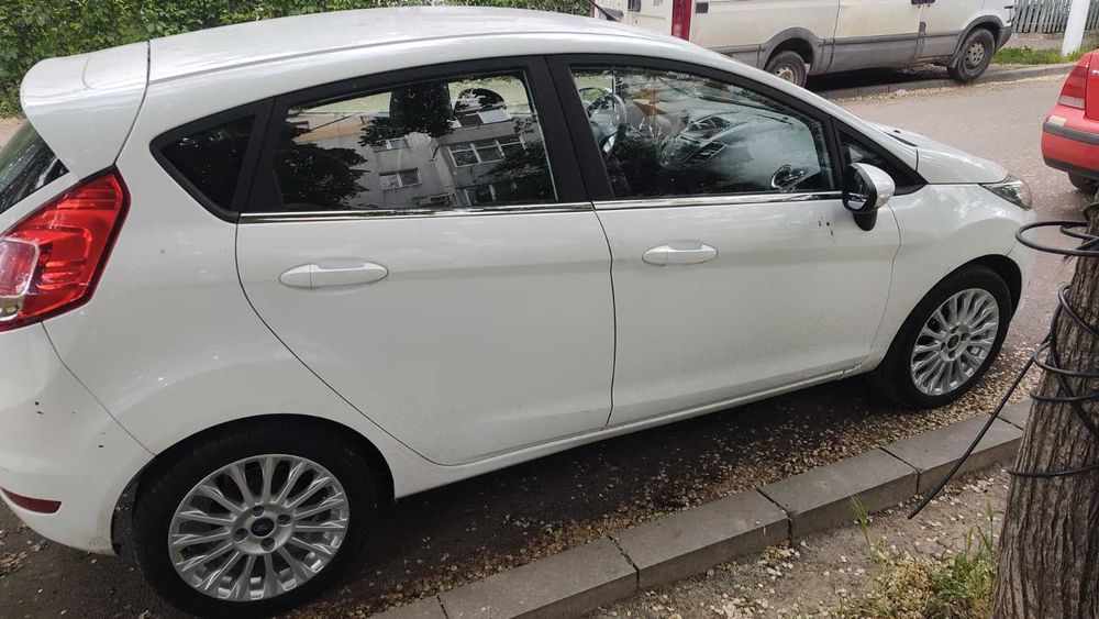 FORD Fiesta 2015 — imagine 3