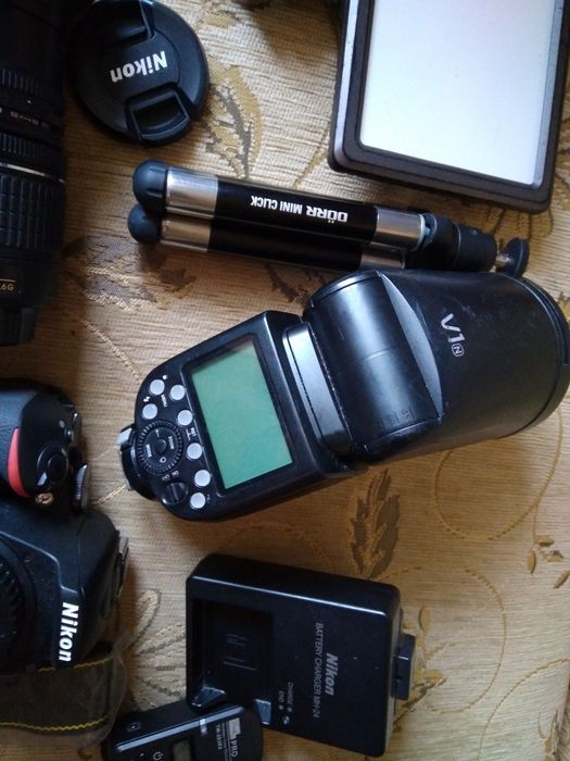 Коледна цена .Предлагам отлична фото камера Nikon D5600