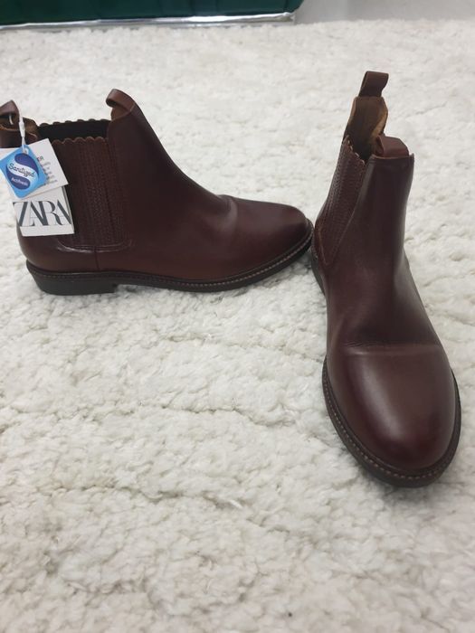 Sacou, pantofi, adidasi, camasi.