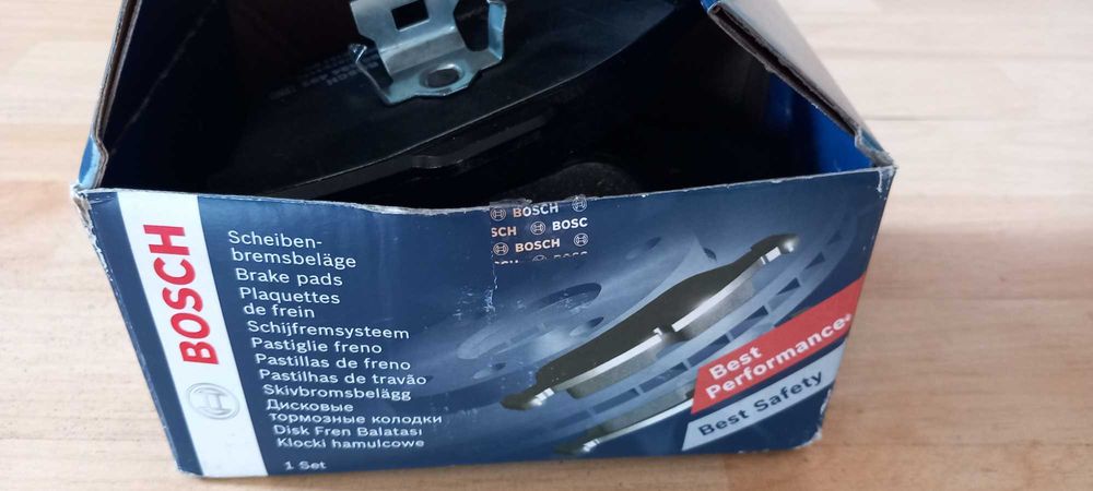 Продавам  Чисто нови накладки BOSCH 18.6mm.