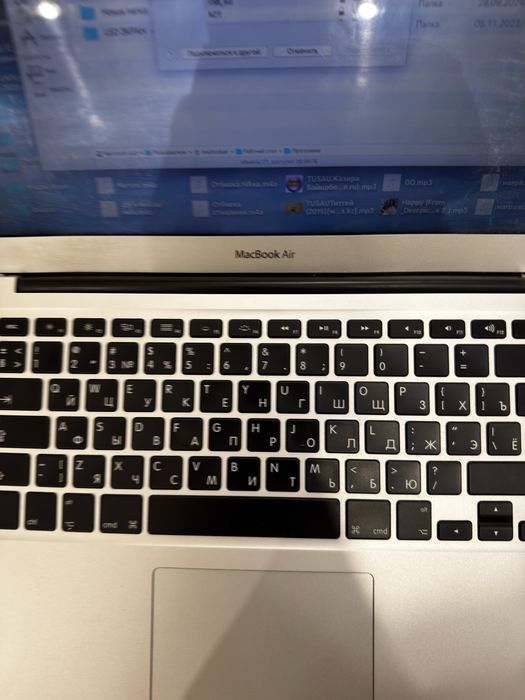 MacBook Air 13 Mid 2011 i5 4GB SSD — Apple