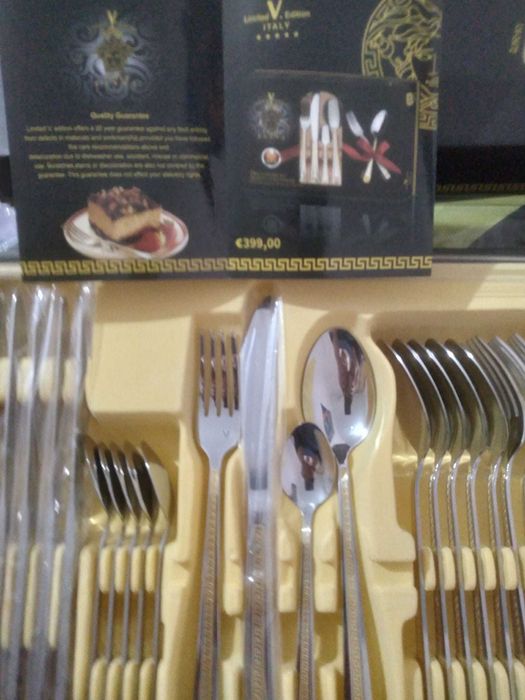 Vand set nou de tacamuri 24 piese de lux