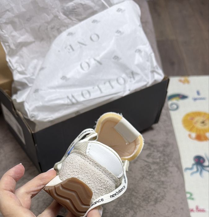 Продам кроссовки