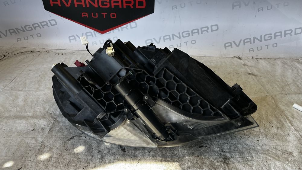 Skoda Superb ляв фар