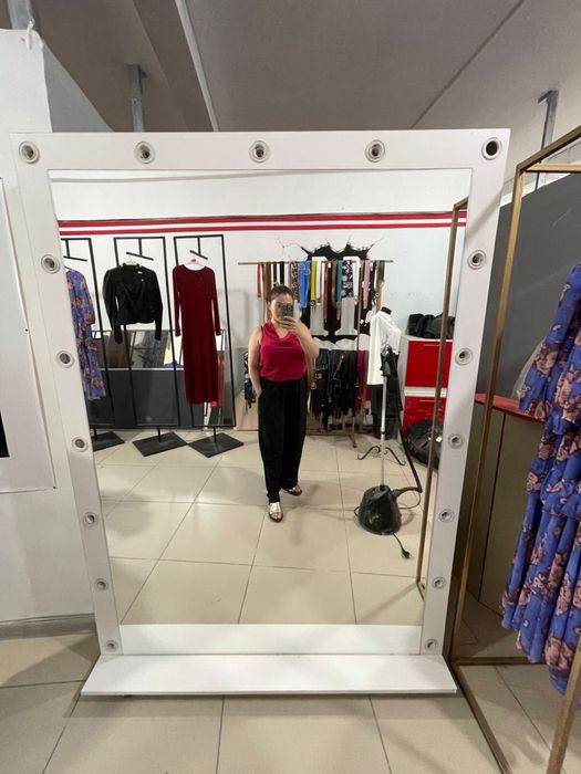 Продам зеркала разные на колесах