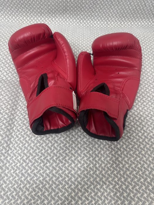 Боксерские перчатки