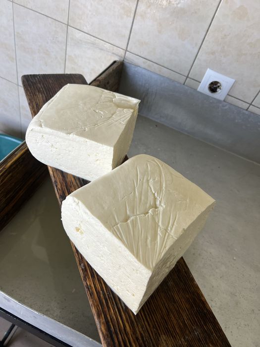 Branza de vaca de vanzare
