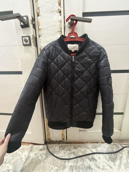 Бомбер куртка осенне-весеняя