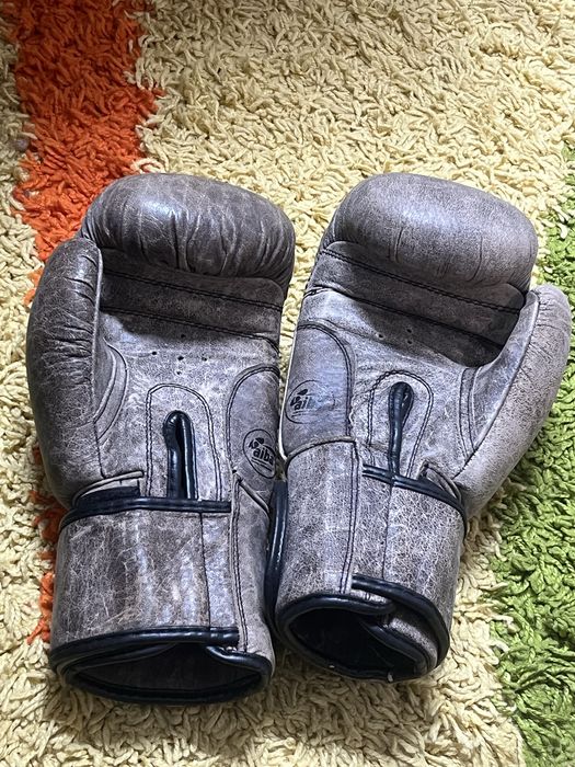 Боксерские перчатки