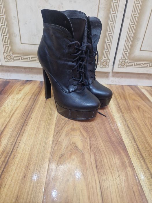 Ghete Gomma din piele masura 37 la doar 35 lei