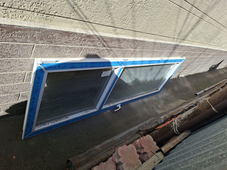 Продам пластиковое окно и дверь