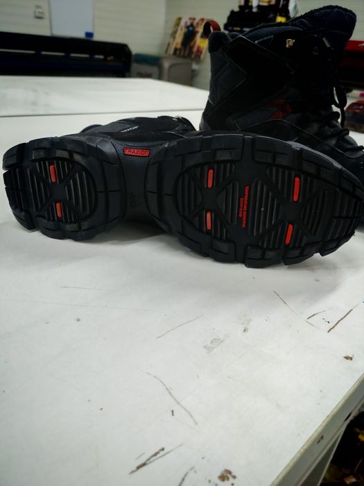 Vând sac de box și ghete adidas Nr 46