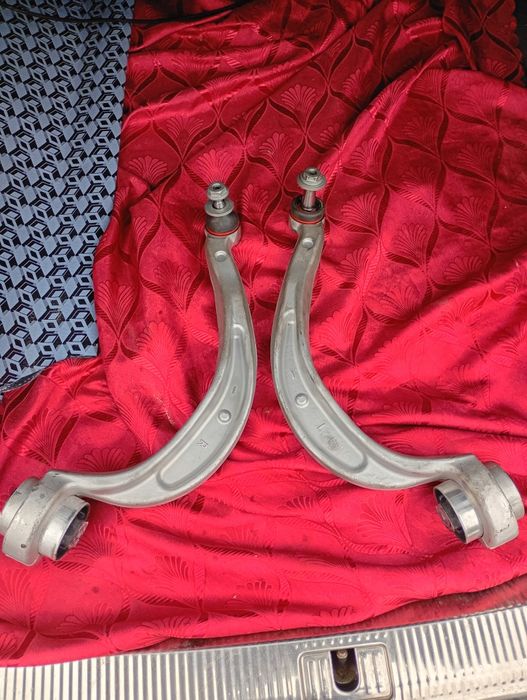 De vânzare brațe noi