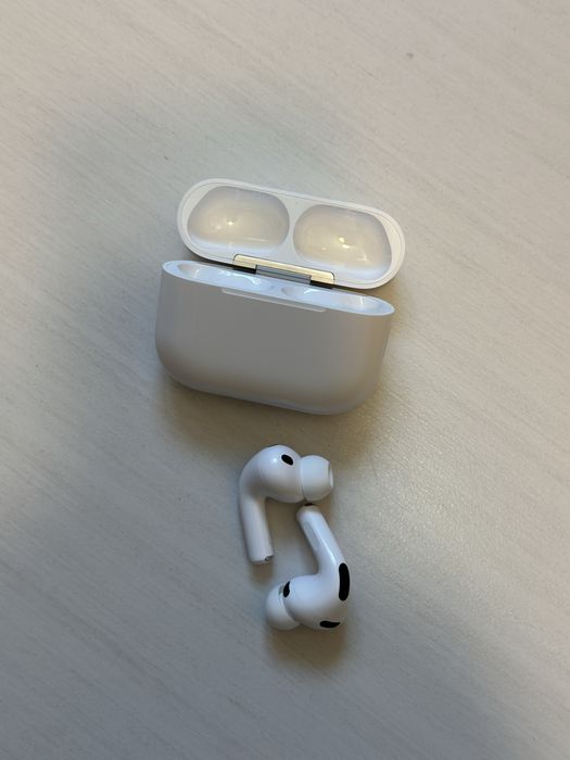 Apple AirPods Pro 3 (Pachet complet cu cutie și accesorii)