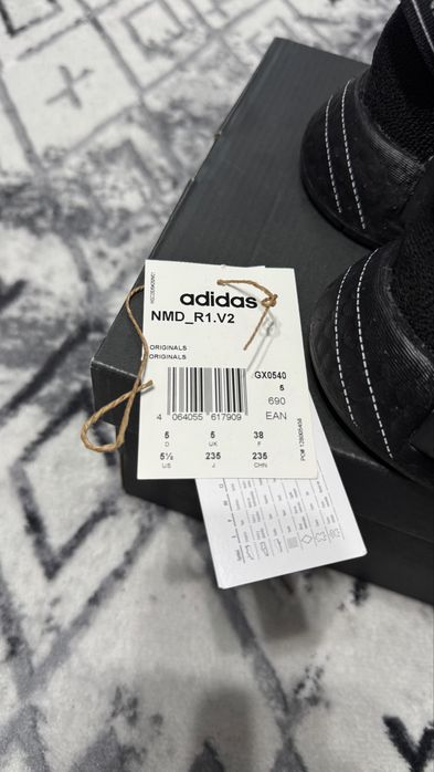 Adidas Nmd R1 V2 marimea 38