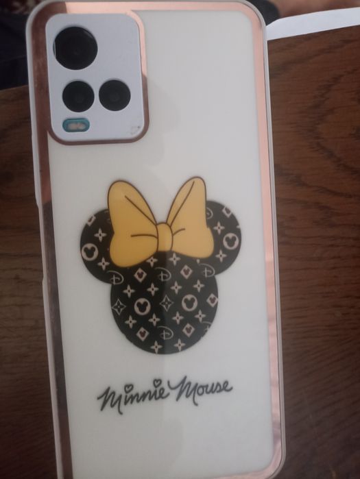 Мен аяқтадым, ал менің дос қызым оны кискасына жалады (құрастыру)