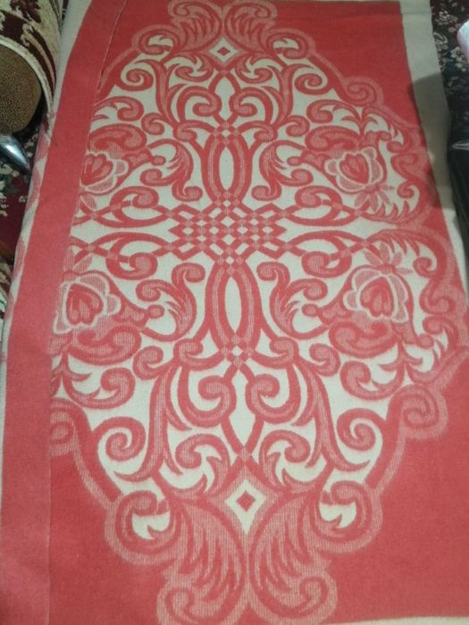 Одеяла теплые из целебной легкой  верблюжьей шерсти .