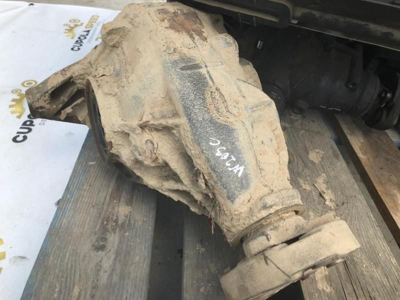 Diferential spate Mercedes C-Class W203 A2093510205 2.2 cdti