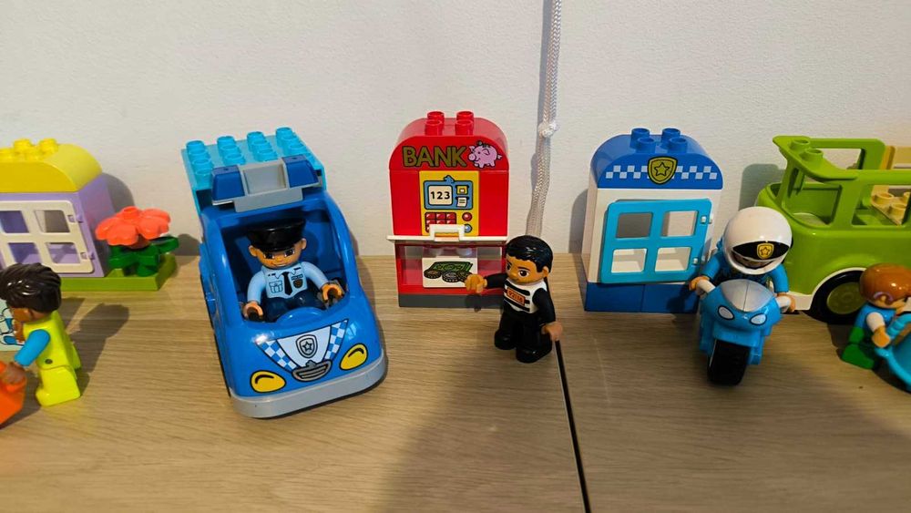 Lego Duplo - Tren, Aeroport, Avion, Politie, Pompieri, Masini
