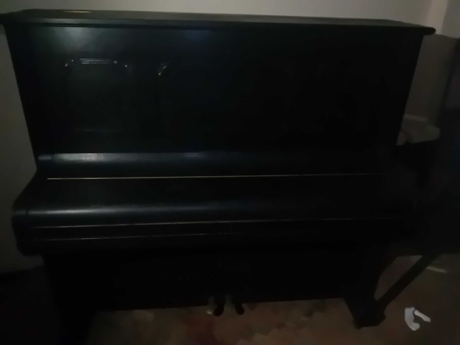 Пияно неизползвано