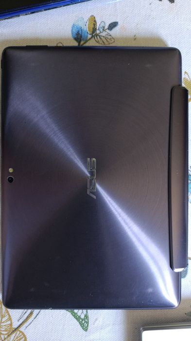 Продам  Asus TF 700 трансформер