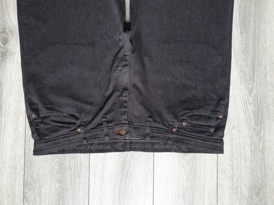 Blugi WRANGLER Authentics - Marime W44 L29 (Talie 116 cm)