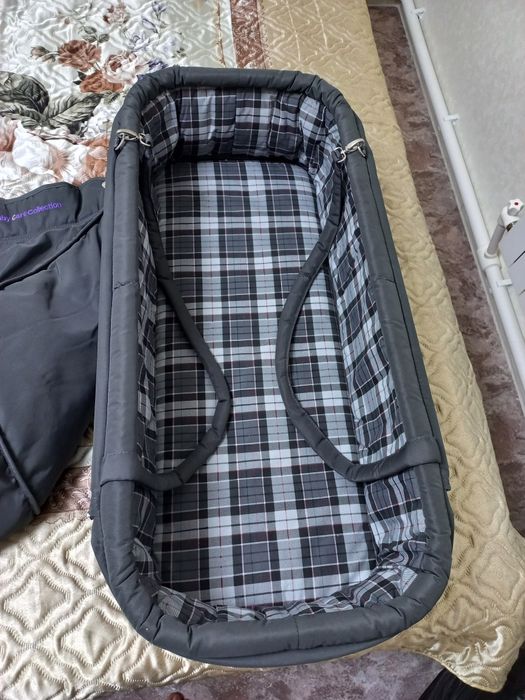 Детская коляска для мальчиков и для девочек.