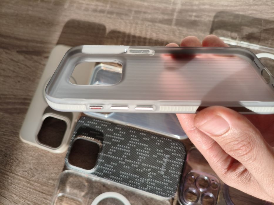 Iphone 14 pro va 15 pro uchun chexollar