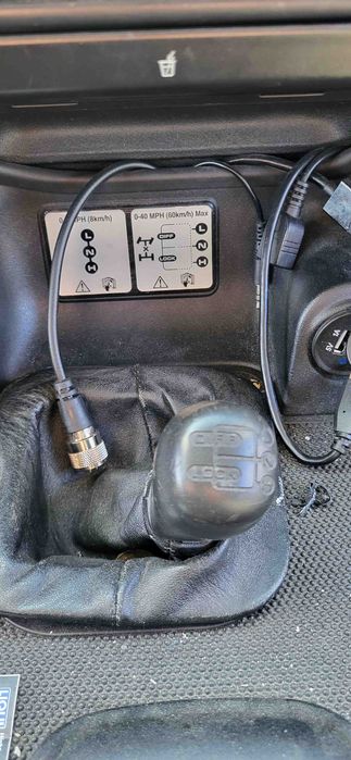 Vand Land Rover Discovery 2 td5 cu chiulasa defecta