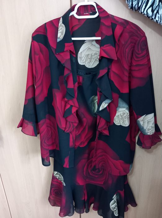 Costum damă bluză și fustă