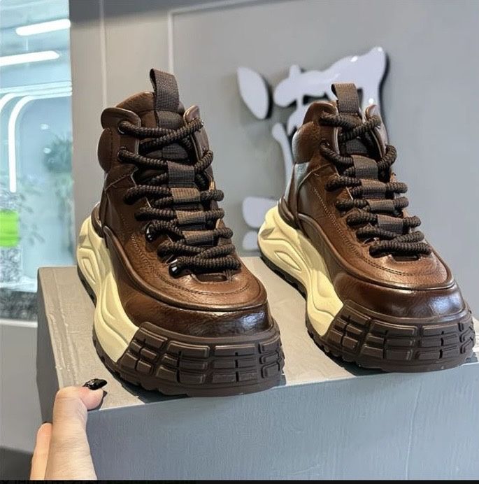 Продам мужские ботинки