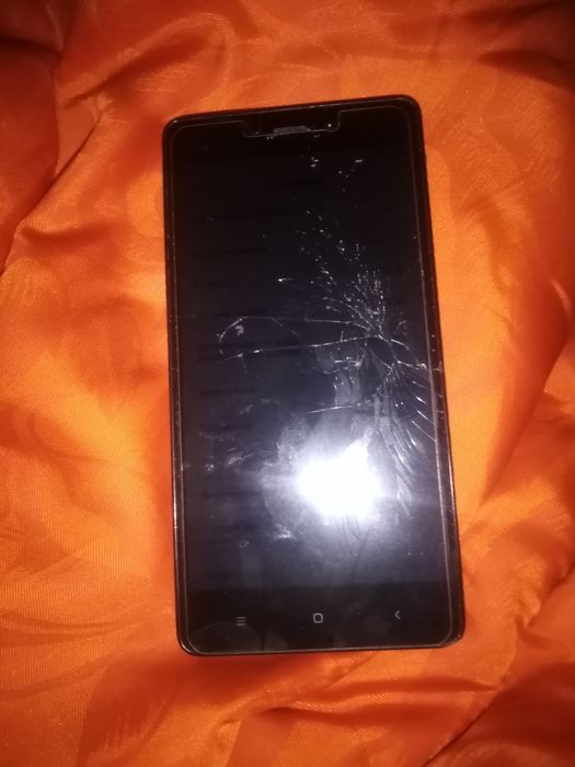 Продам Б/У смартфон Редми