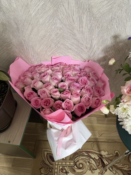 51 роза 10000 тг