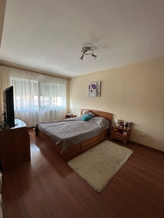 Inchiriez apartament 3 camere
