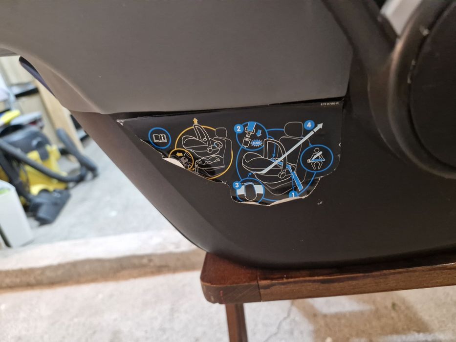 Maxi Cosi Pearl и Pebble + база столче за кола