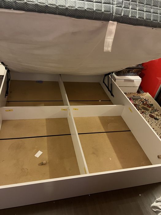 Легло 180х200 матрак от миналата година цена 350€ София