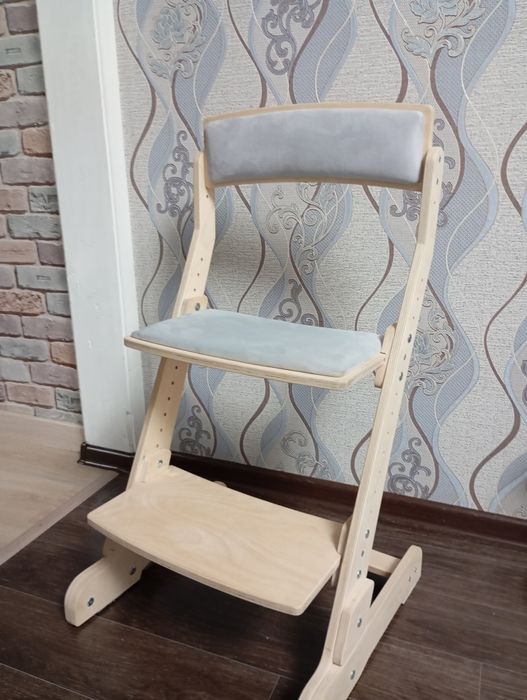 Продам стульчик в отличном состоянии.