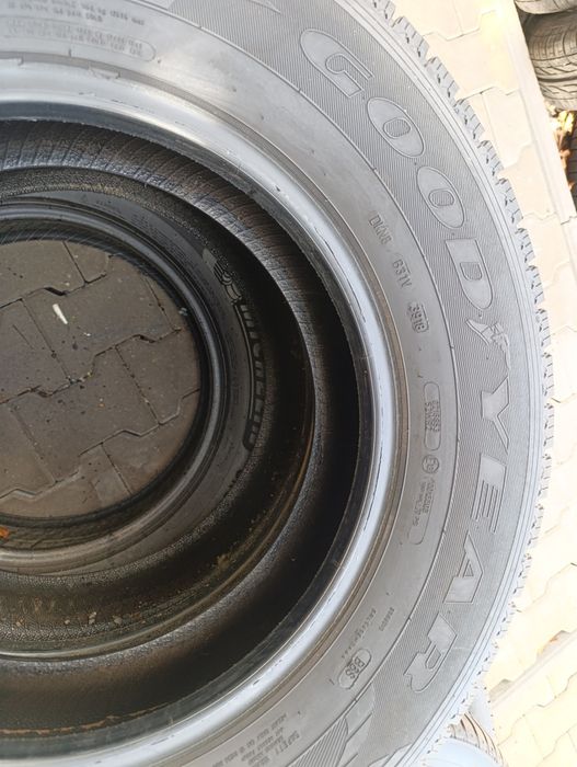 Anvelope de iarnă 215 75 16c Goodyear dot 2018