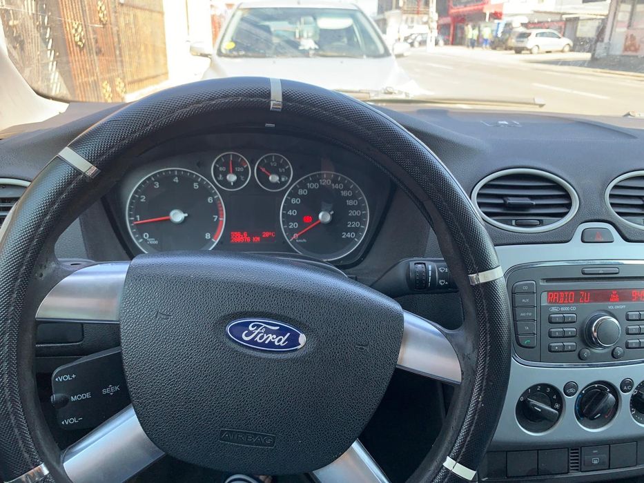 Vând Ford focus MK2