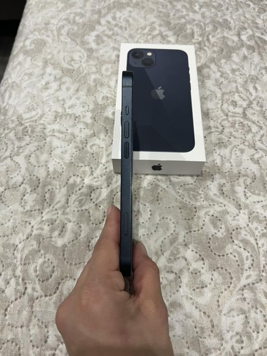 iPhone 13 телефон