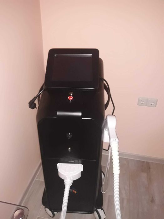 Апарат за лазерна епилация и двусекторно легло