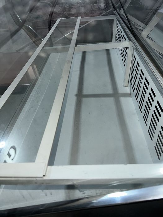 Vitrina xolodelnik 1 yil ishlatilgan