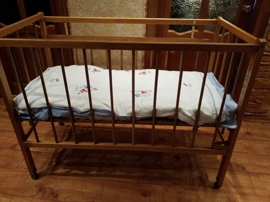 Кроватка детская.