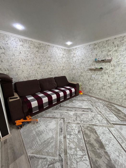 Продам двух комнатную квартиру