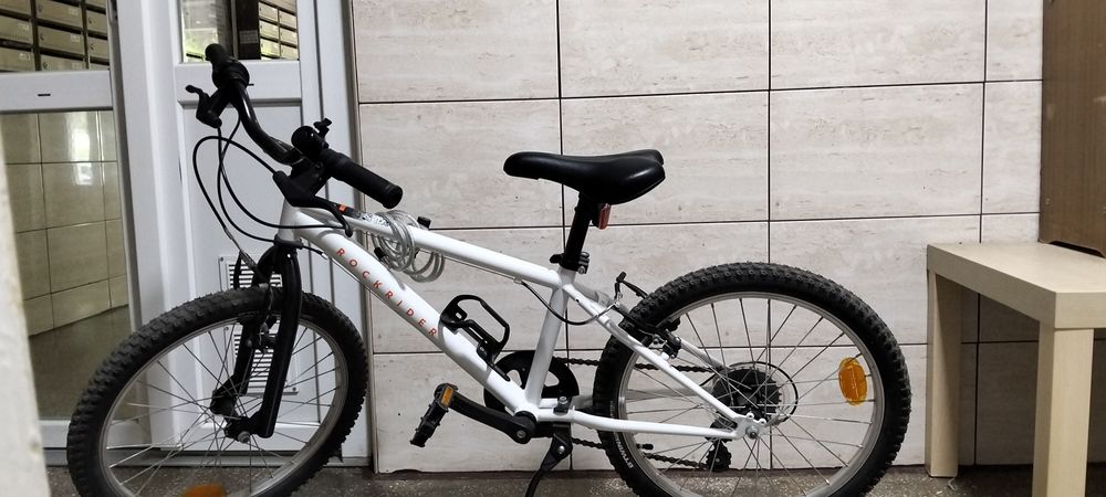 Vând bicicleta copii 20"