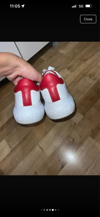 Adidasi Valentino