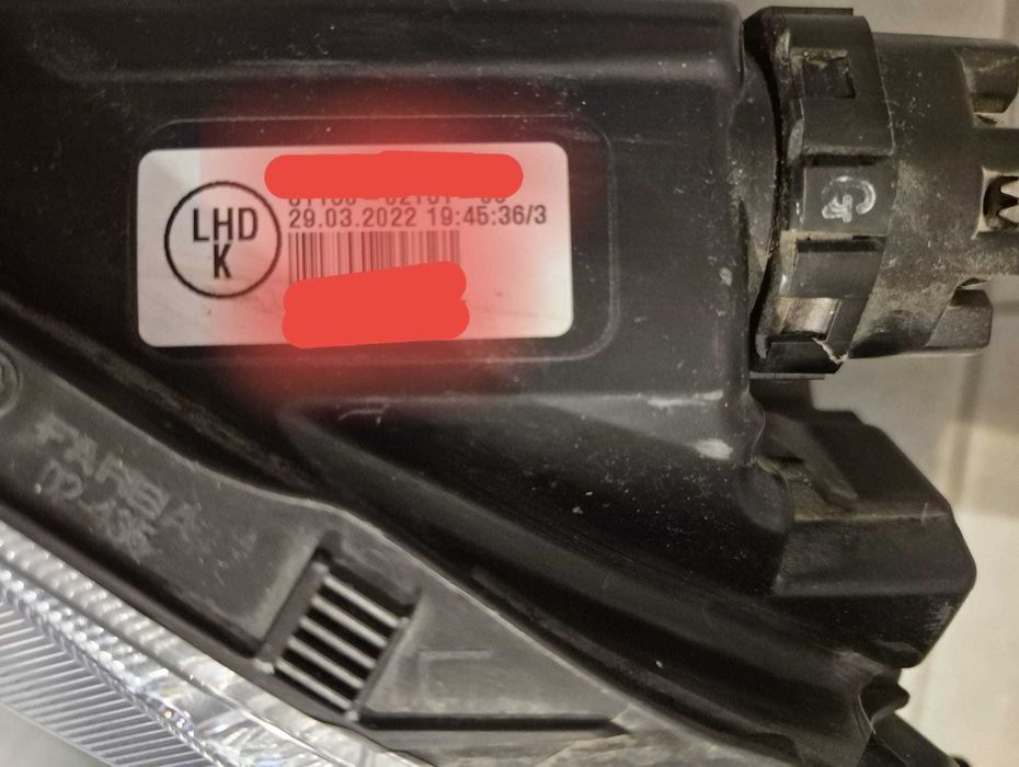 Far stanga Toyota Corolla Sedan 2022