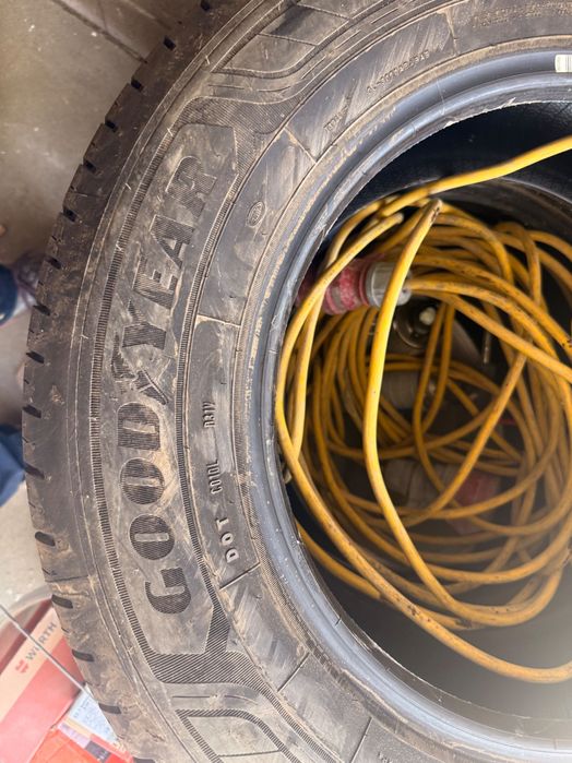 Goodyear 215/65 R16C Noi