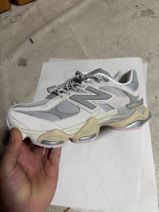 Adidasi New Balance 9060