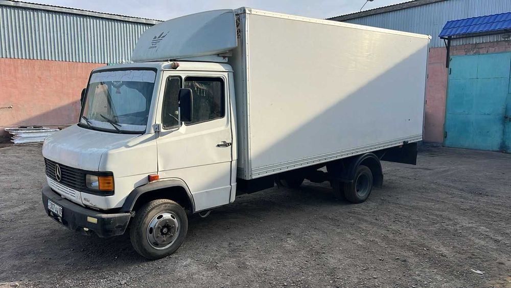 Продам грузовой автомобиль Мерседес